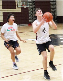 Wolves Return Experience Heading Into Boys Basketball Season