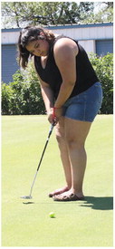 Women Golfers Place In Tourney