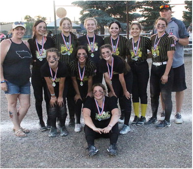 Yellow Jackets Place Second At Softball Tournament