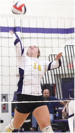 Cowgirls Fight Off Lustre In Conference Volleyball Play Cowgirls Fight Off Lustre In Conference Volleyball Play