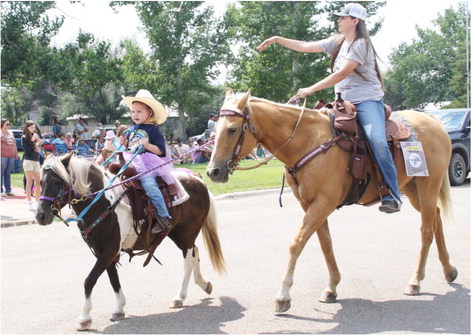 Parade Features Outstanding Entries Parade Features Outstanding Entries