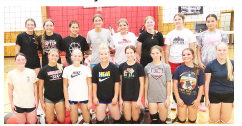 Red Hawks Shoot For Successful Volleyball Season In District