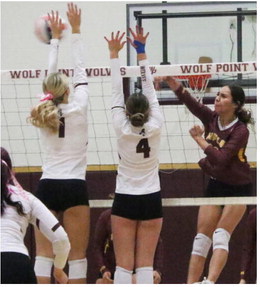 Lady Wolves Defeat Poplar For Senior Night