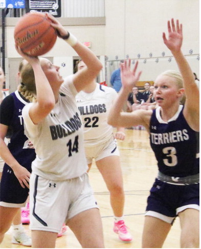 Bainville Splits Games Against Thunder