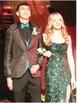 Poplar Students Celebrate Annual Prom, Metalic Masquerade