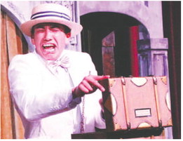 Shakespeare In The Park Entertains Residents