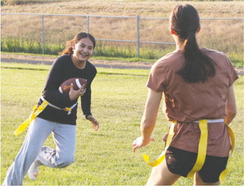 Poplar’s Flag Football Squad Expects Successful Season Poplar’s Flag Football Squad Expects Successful Season