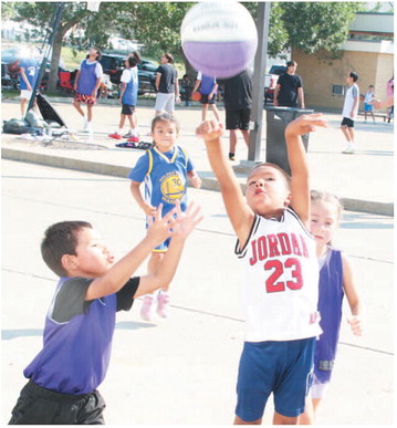 Area Athletes Hoop It Up During Rez Summer Slam Area Athletes Hoop It Up During Rez Summer Slam