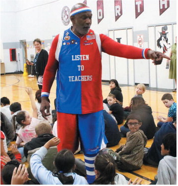 Former Globetrotter Gives  Inspiration To Students